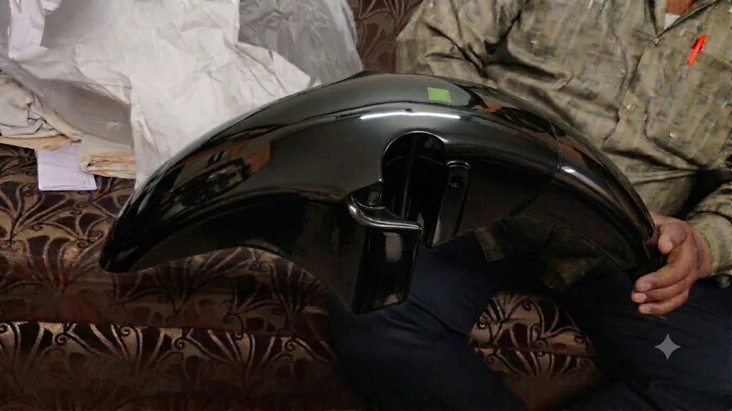 FRONT MUDGUARD KARIZMA BLACK